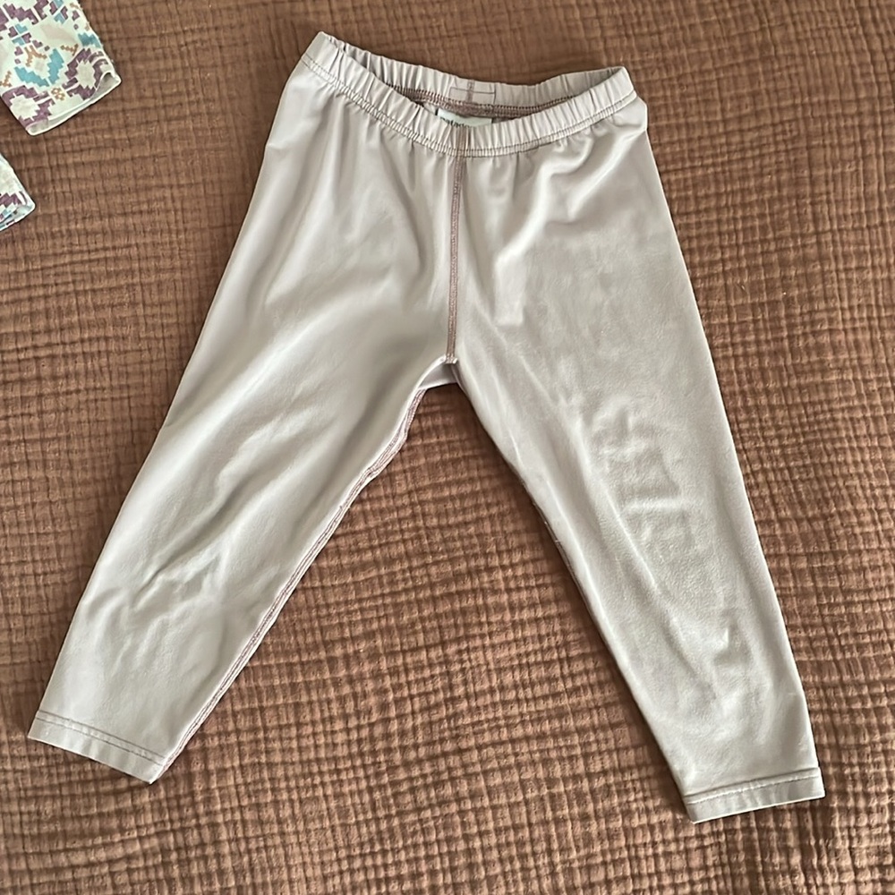 Pretty Size 2 Patagonia Base Layer Set - Picture 3 of 6